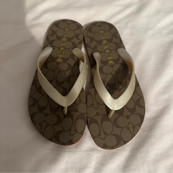 Coach Women’s Flip Flop Sandals - Picture 2 of 4